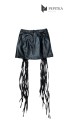 spódnica czarna z frędzlami z eko skóry tył