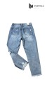 damskie jeansy niebieskie z przetarciami tył