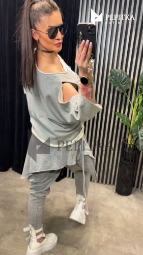 STYLIZACJA #532 - bluza dostępna w 2 kolorach