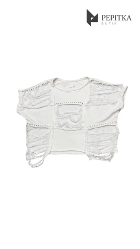 Bluza biała z poszarpaniami #52